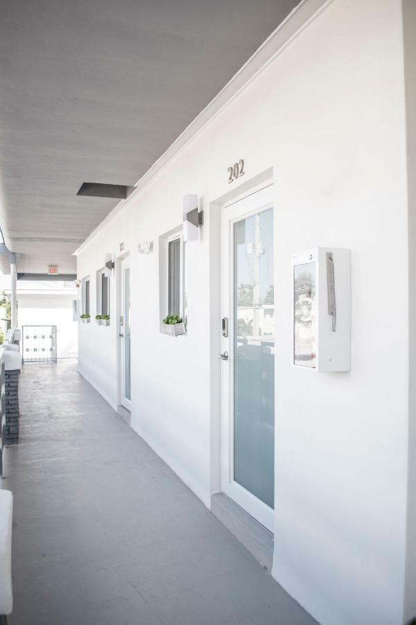 Sobe Lux Aparthotel ไมอามีบีช ภายนอก รูปภาพ